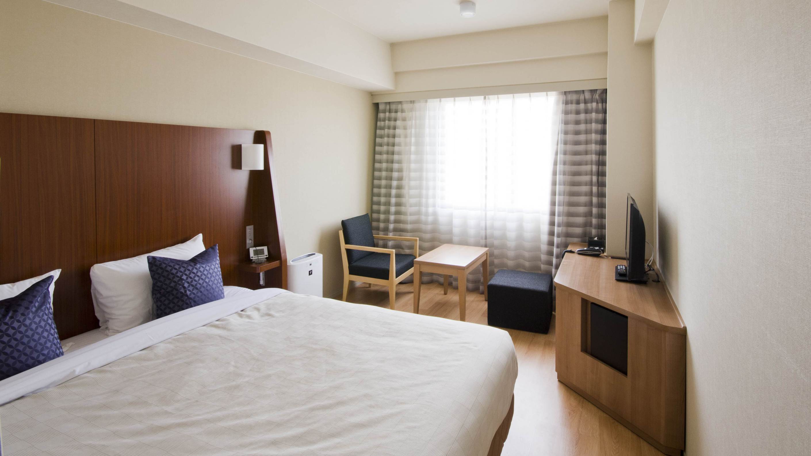 【スタンダードダブル】18㎡ 160㎝幅ベッドシンプル&カジュアルなインテリア