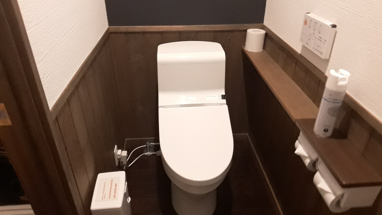 ・【一棟貸切京町屋】清潔感のあるウォシュレットトイレ
