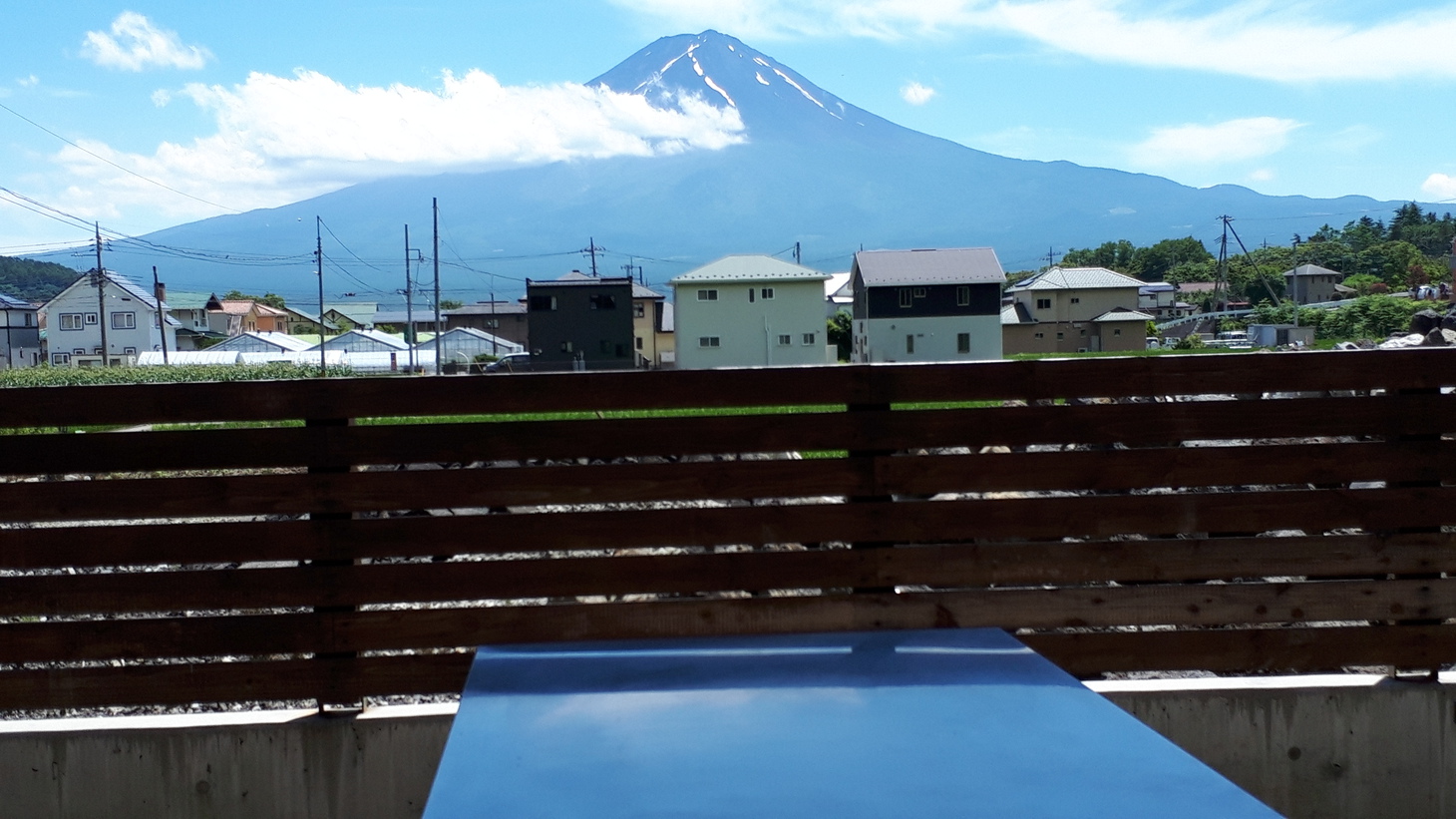 ・【一棟貸切インディゴ】BBQテラスから望む富士山！