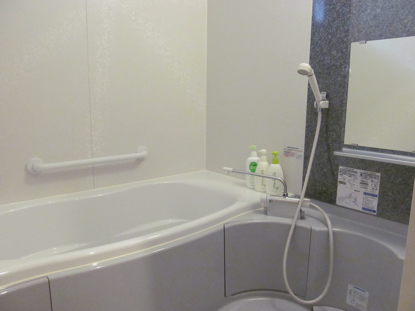 ・【2階建ログハウス・スーペリア】洗い場&バスタブ付の快適なバスルーム