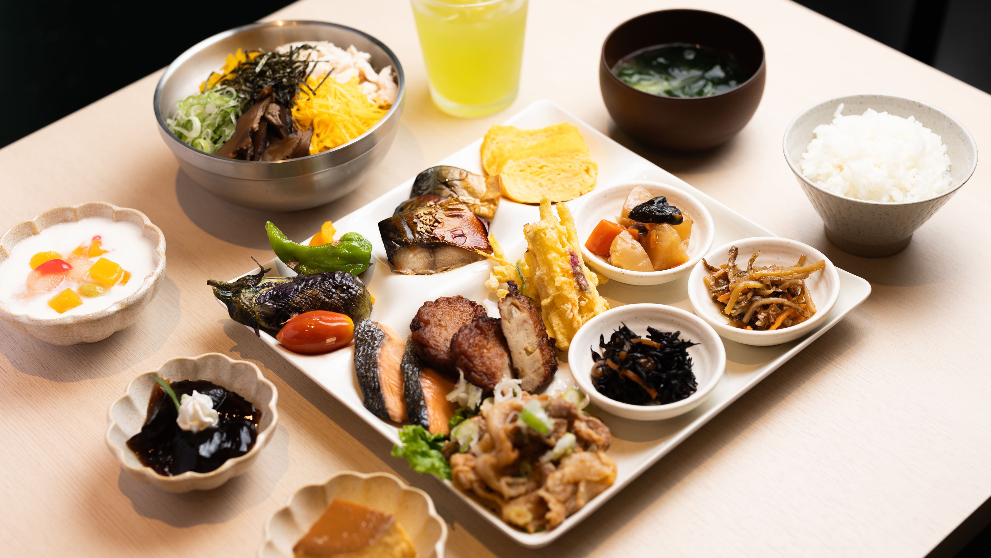 【朝食付き】約30種類のこだわりビュッフェ■鹿児島の郷土料理「鶏飯」や名産きびなごの南蛮漬け等ご用意