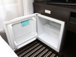 ■客室冷蔵庫（空）・自動販売機