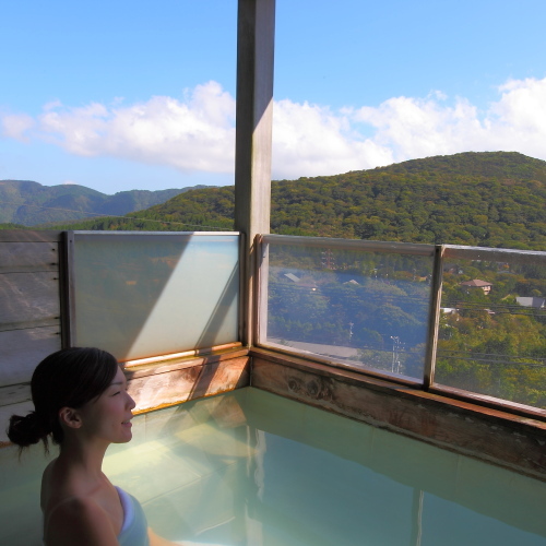 箱根の山々を臨む貸切展望風呂