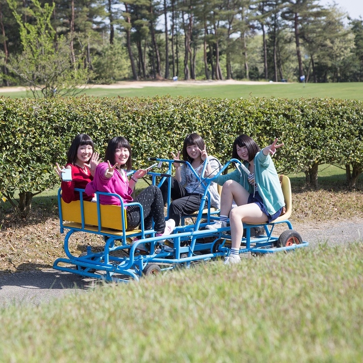 【変わり自転車】２人乗り、４人乗りなどみんなで楽しめます。