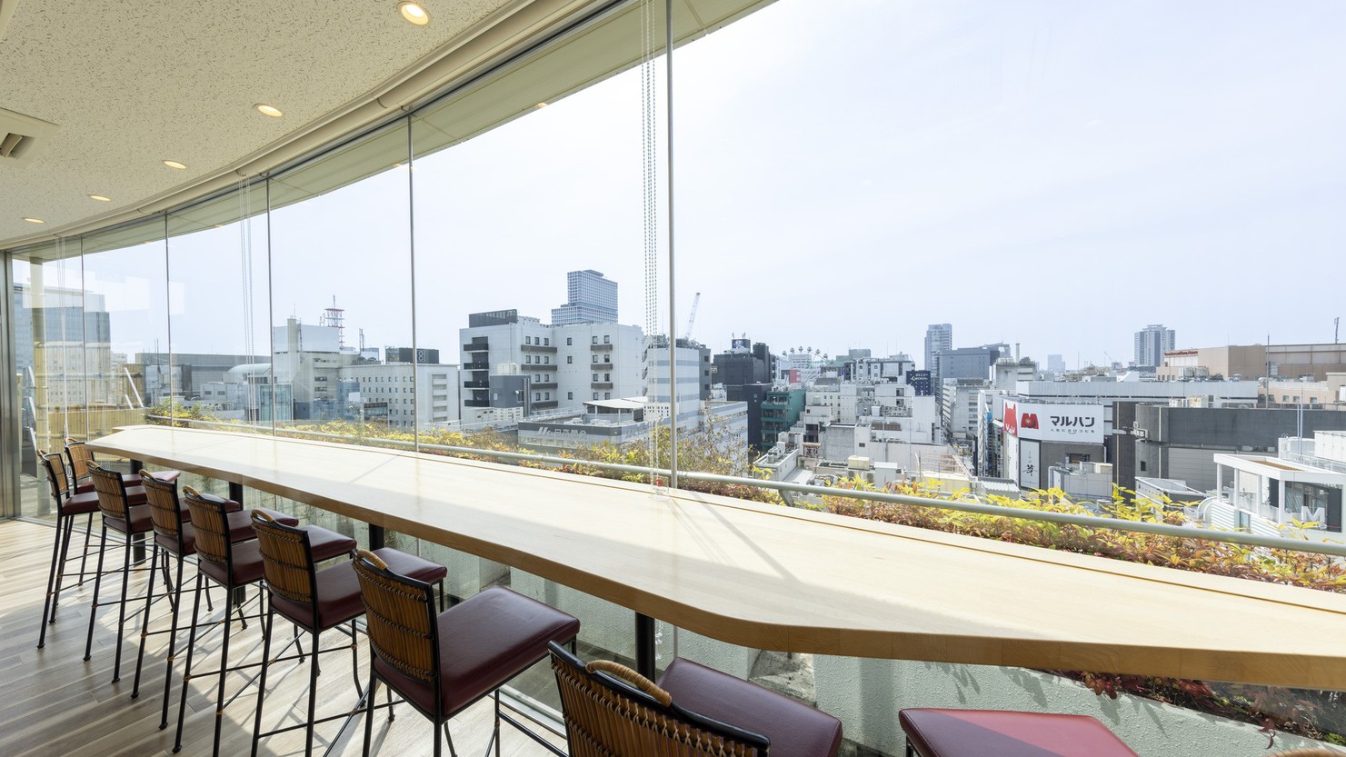 最上階には大浴場&名古屋の街を眺望できる展望ラウンジ！