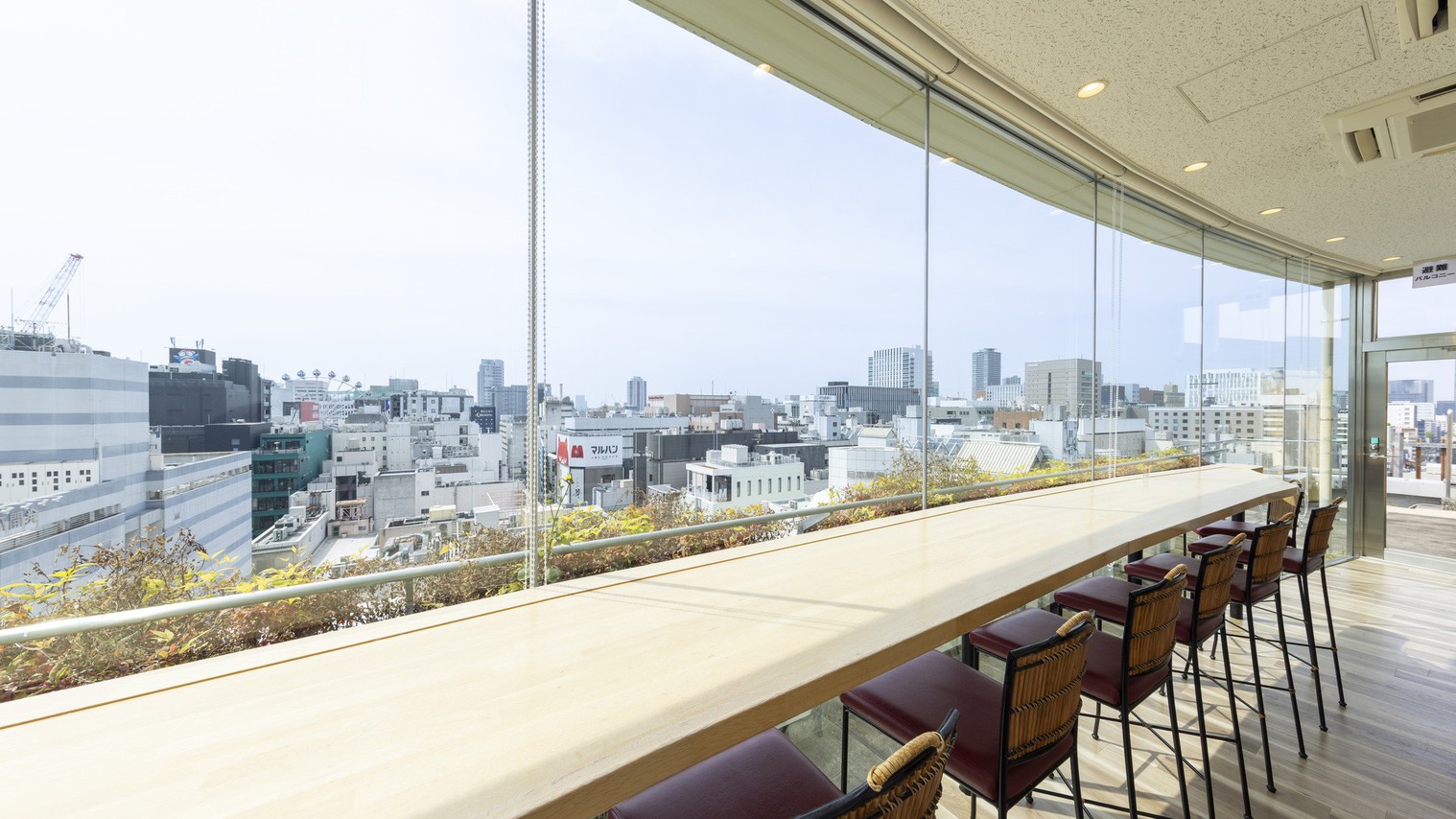 最上階には大浴場&名古屋の街を眺望できる展望ラウンジ！