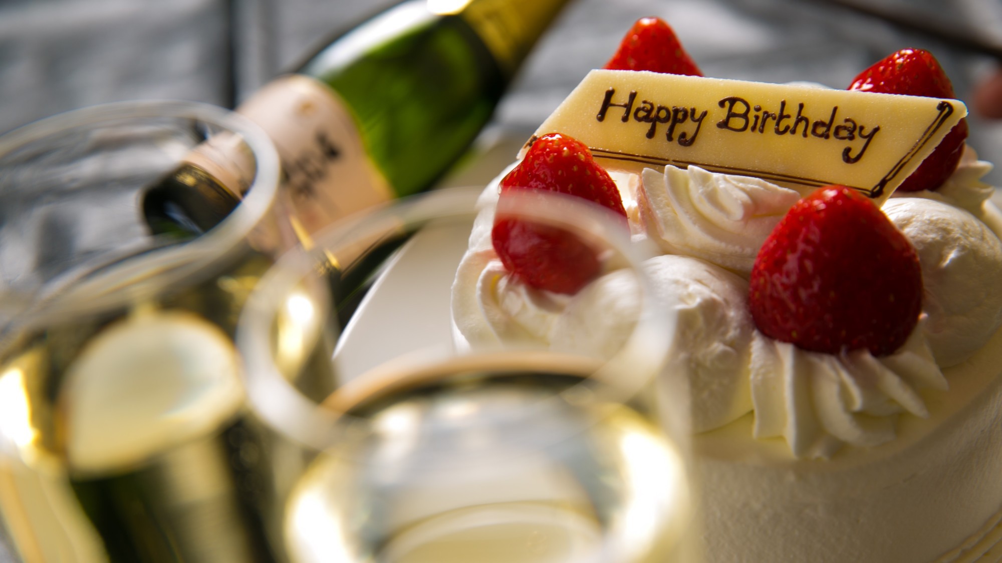 【お祝いケーキ】お祝いにケーキを。誕生日・結婚記念日など、二人の特別な日に（※写真はイメージ）
