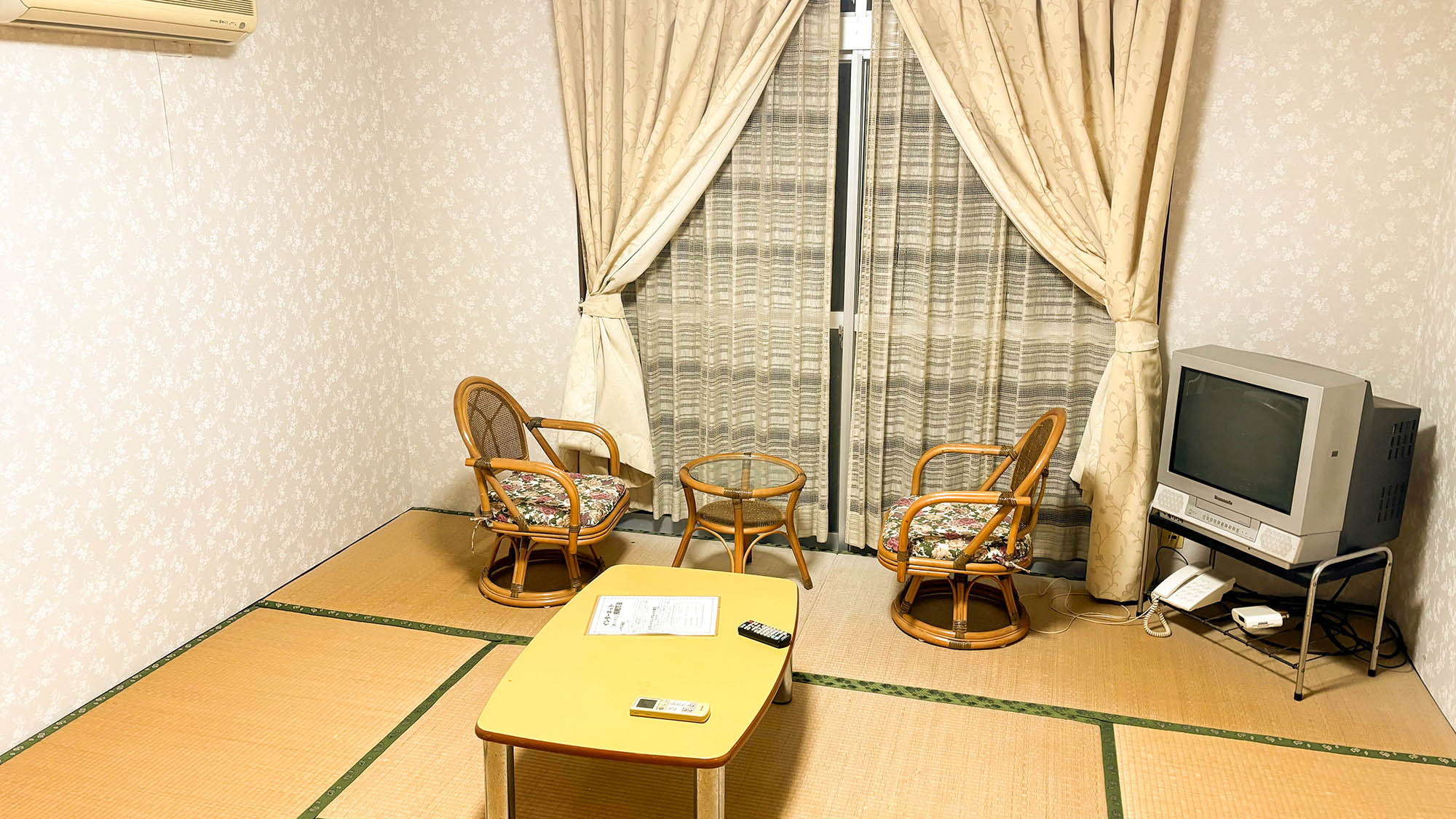 ・【和室8畳（簡易洋式）／101】昔ながらの和室でほっと一息。トイレ付のお部屋で安心です