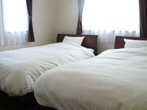 2F洋室（セミダブル×2）