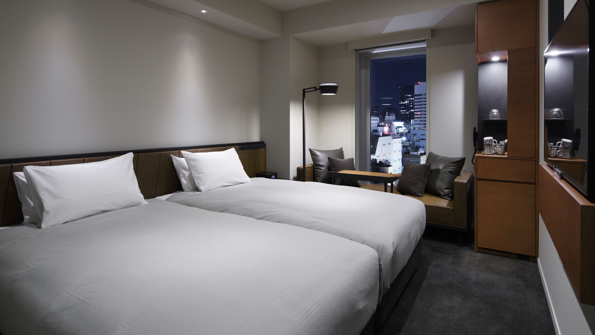 スタンダードハリウッドツイン