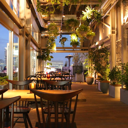 【13階ルーフトップバー&テラスG】新宿グランベルホテル13階にあるルーフトップバー。