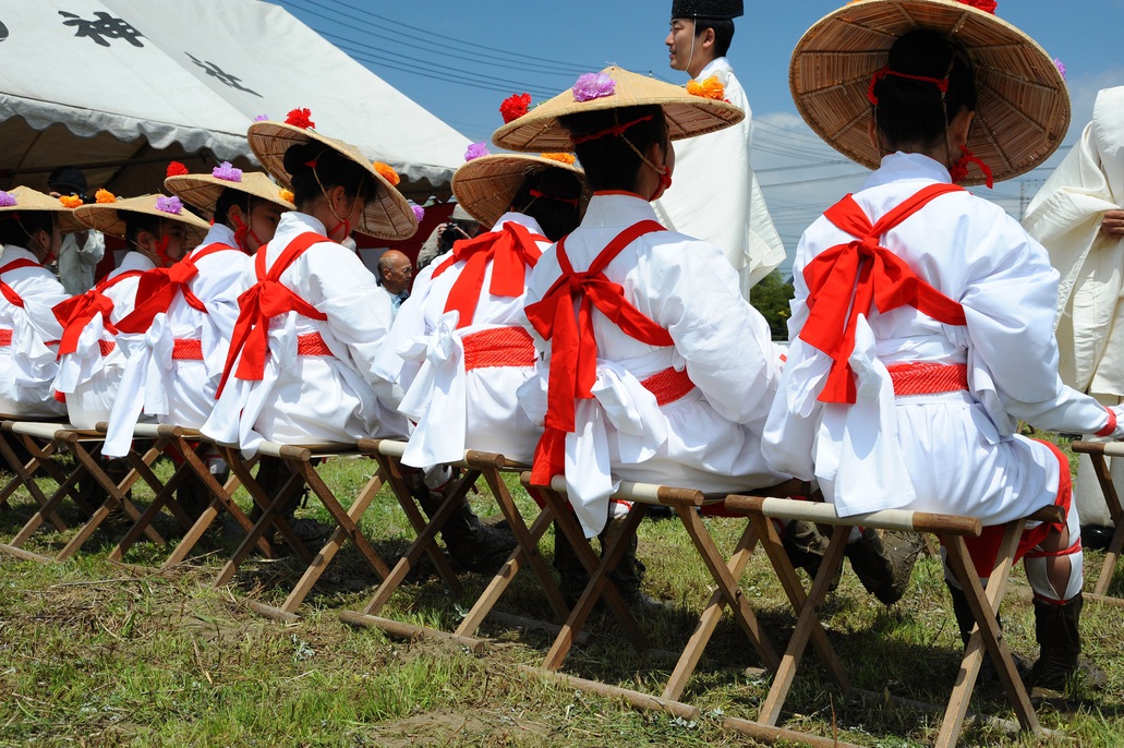 御田植祭毎年4月29日に行われます早乙女による田舞や手植えが行われます