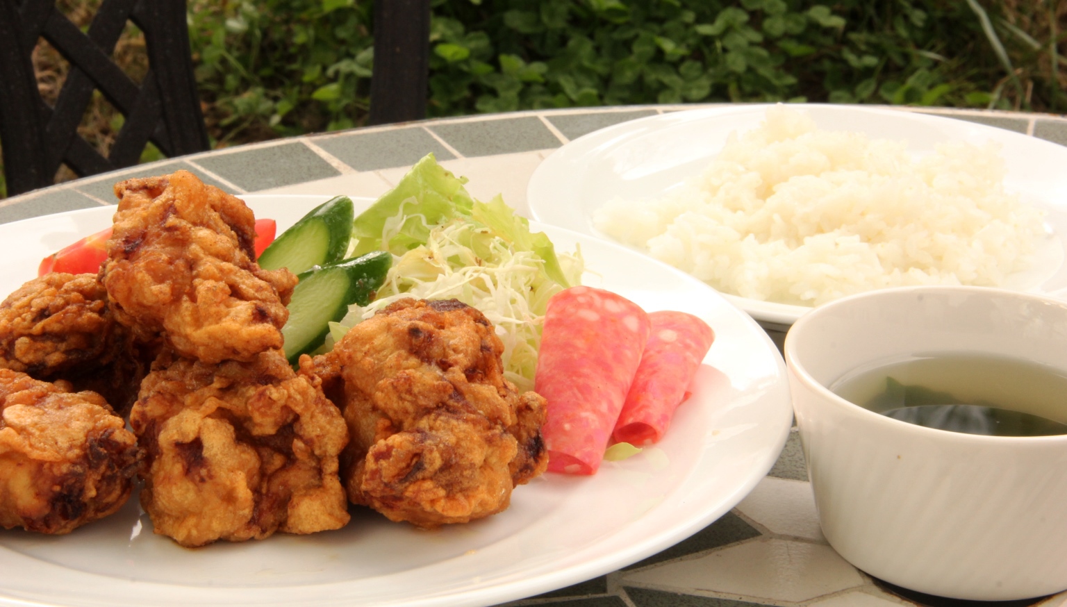 ランチライス鶏の唐揚げセット