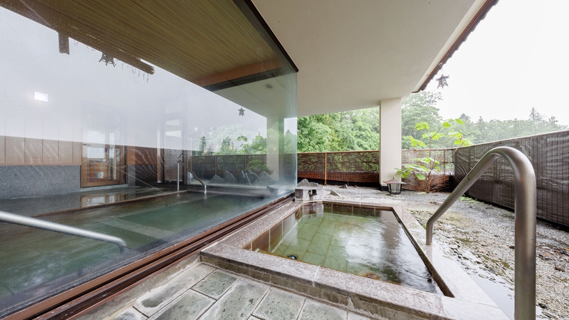 大浴場・露天諏訪大社の木々のざわめきや鳥のさえずりに包まれるようなひとときを
