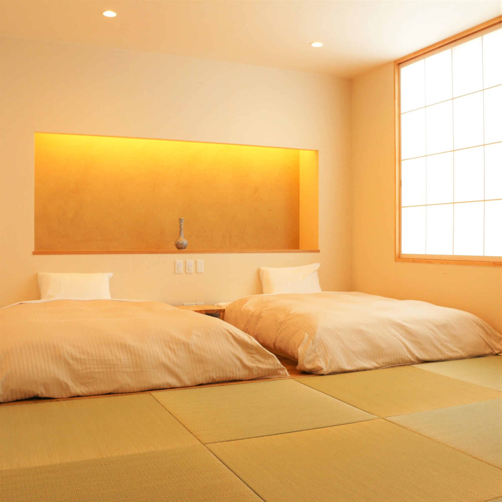 Awaji Hana Hotel Set in a prime location of Kobe, Awaji Hana Hotel puts everything the city has to offer just outside your doorstep. Featuring a satisfying list of amenities, guests will find their stay at the propert