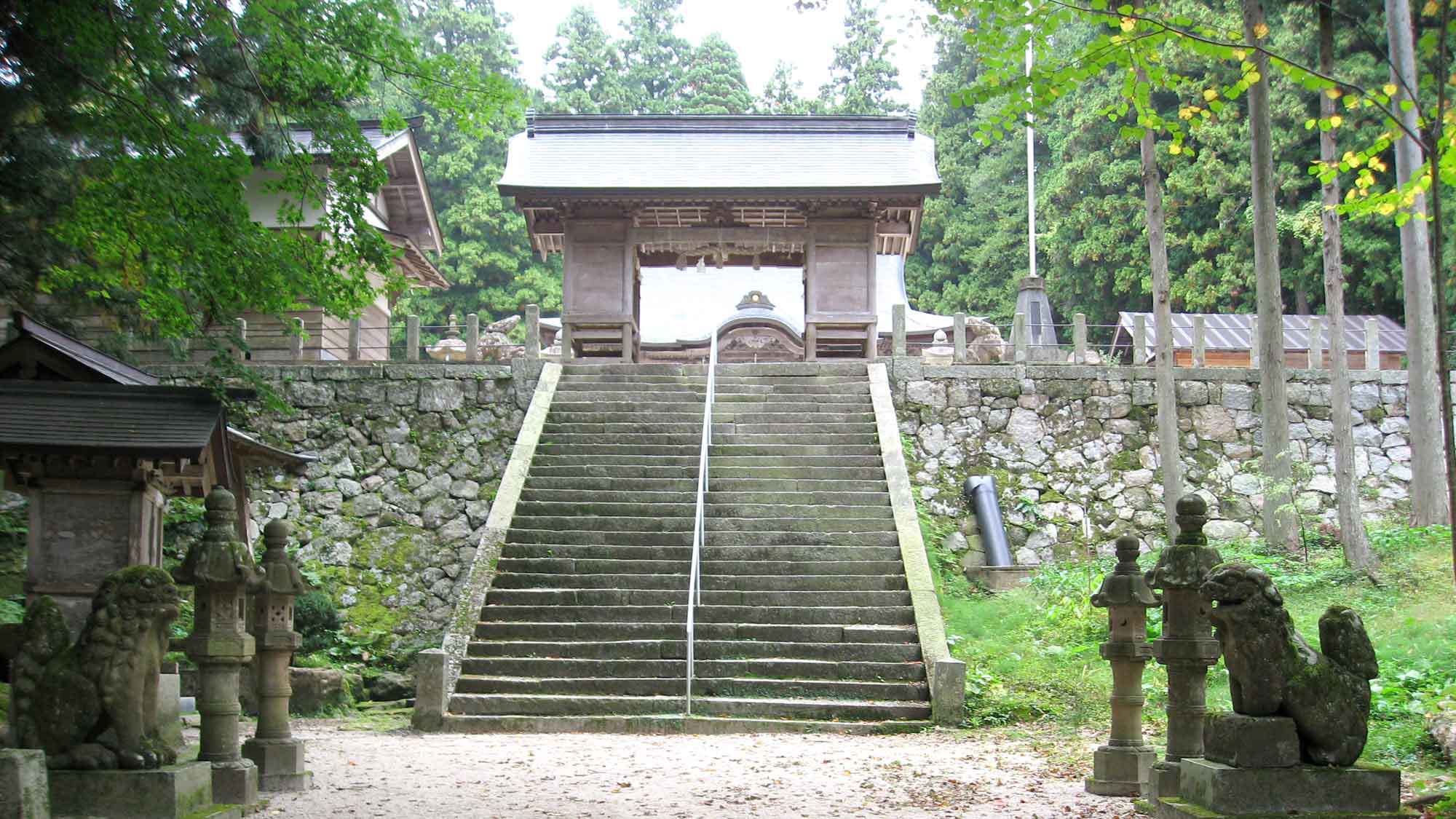 【周辺】「金屋子神社」1200社を数える金屋子神社の総本山。当館より車で10分