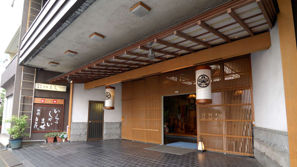 和の玄関でお出迎え