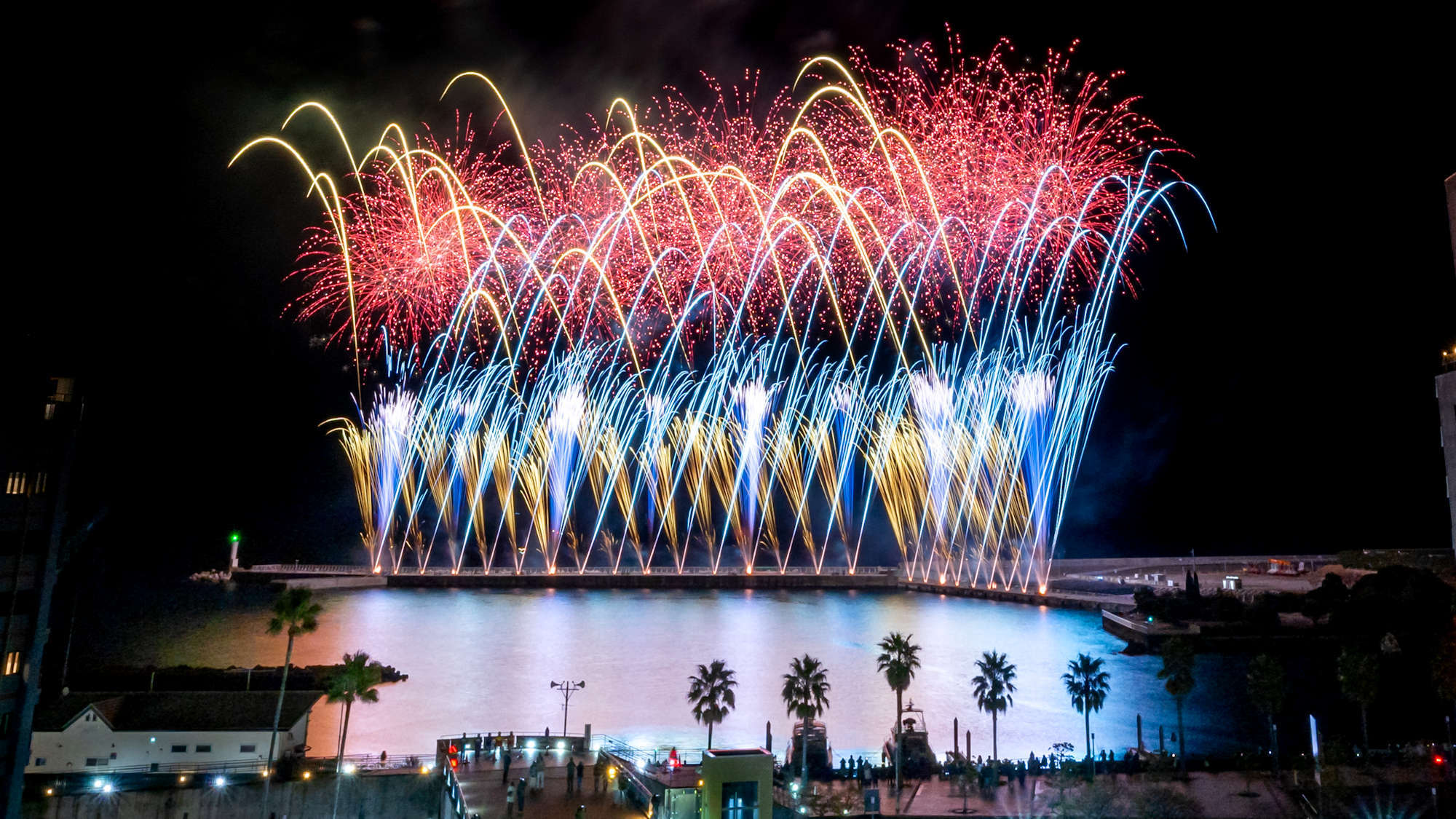 熱海海上花火大会（お部屋からの鑑賞）