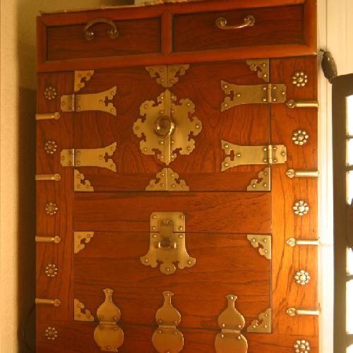 【アンティーク家具】アンティーク家具や小物が館内のあちこちに