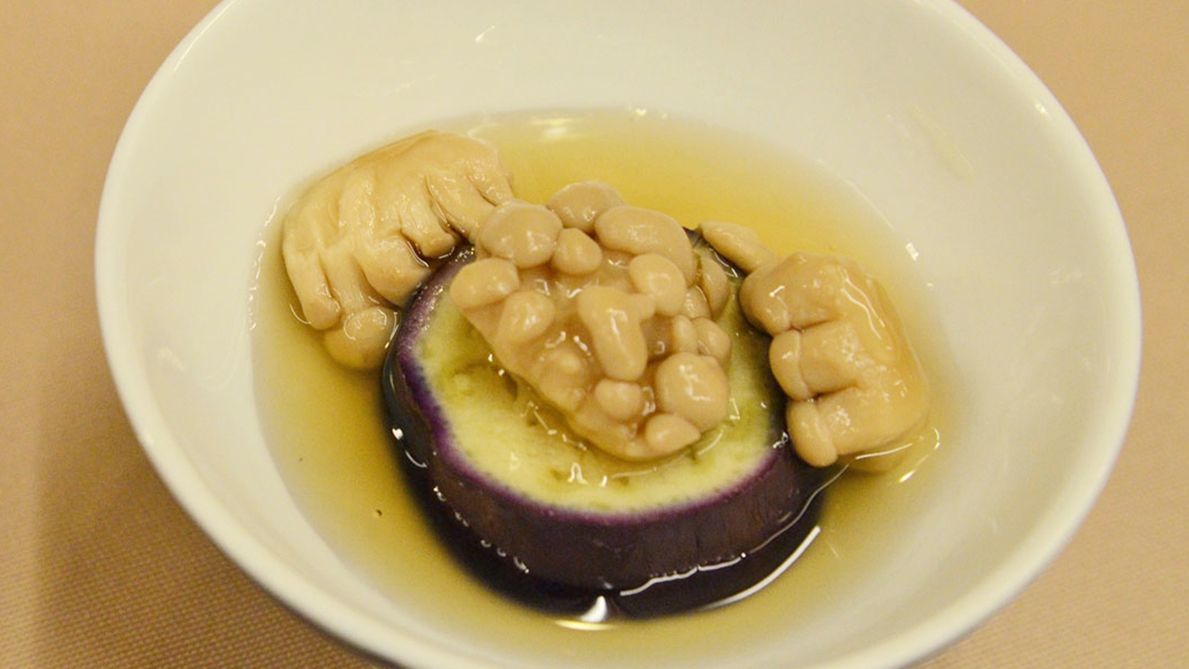 *【夕食】ちょっと珍しい吉和名産『あわび茸』と茄子の煮物（一例）