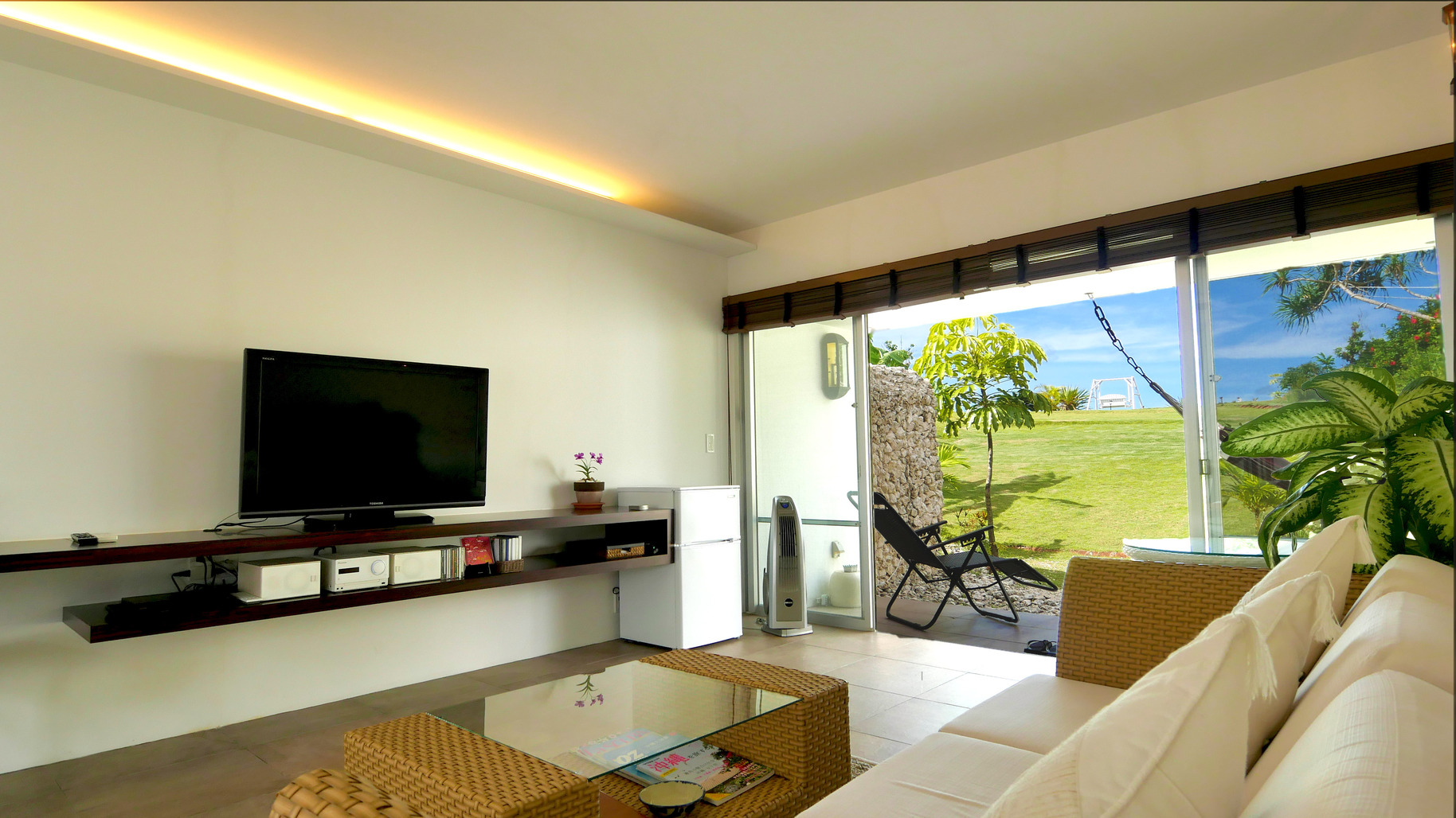 Villa Elilai Miyakojima VILLA ELILAI MIYAKOJIMA (Miyakojima) is conveniently located in the popular Miyako Island area. The property has everything you need for a comfortable stay. Take advantage of the propertys free Wi-Fi