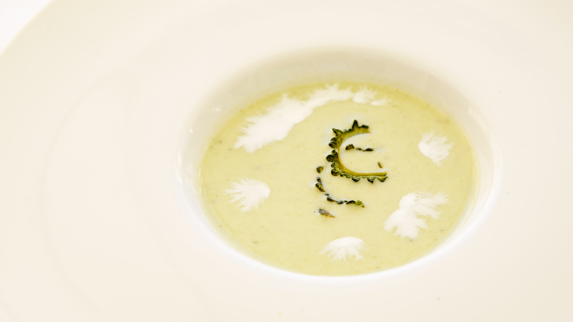 ・＜コース料理一例＞沖縄の食材を使った季節の野菜スープ