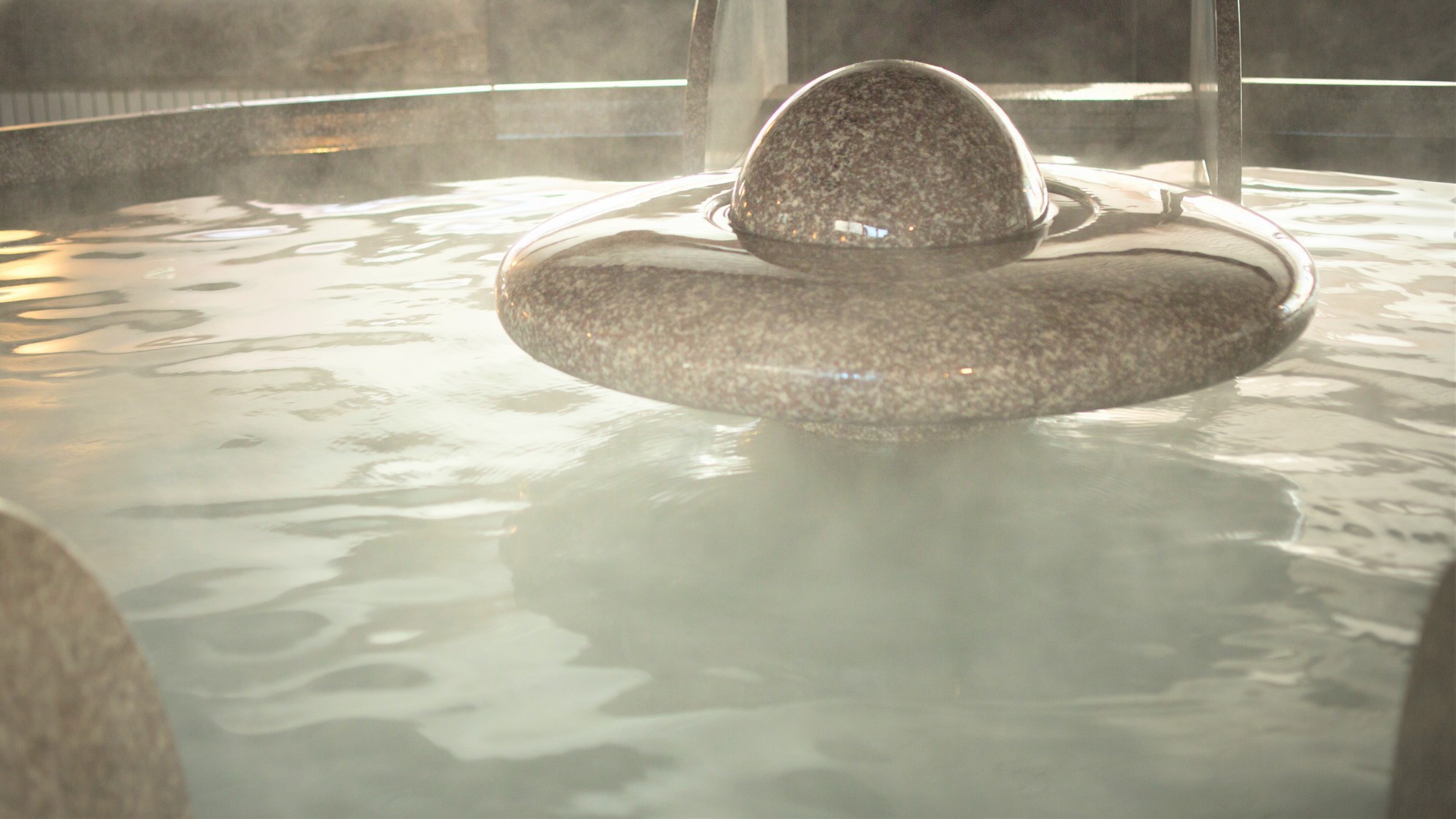 【2F男性大浴場「ピンネシリ」】温泉やサウナでゆっくりとお楽しみくださいませ。
