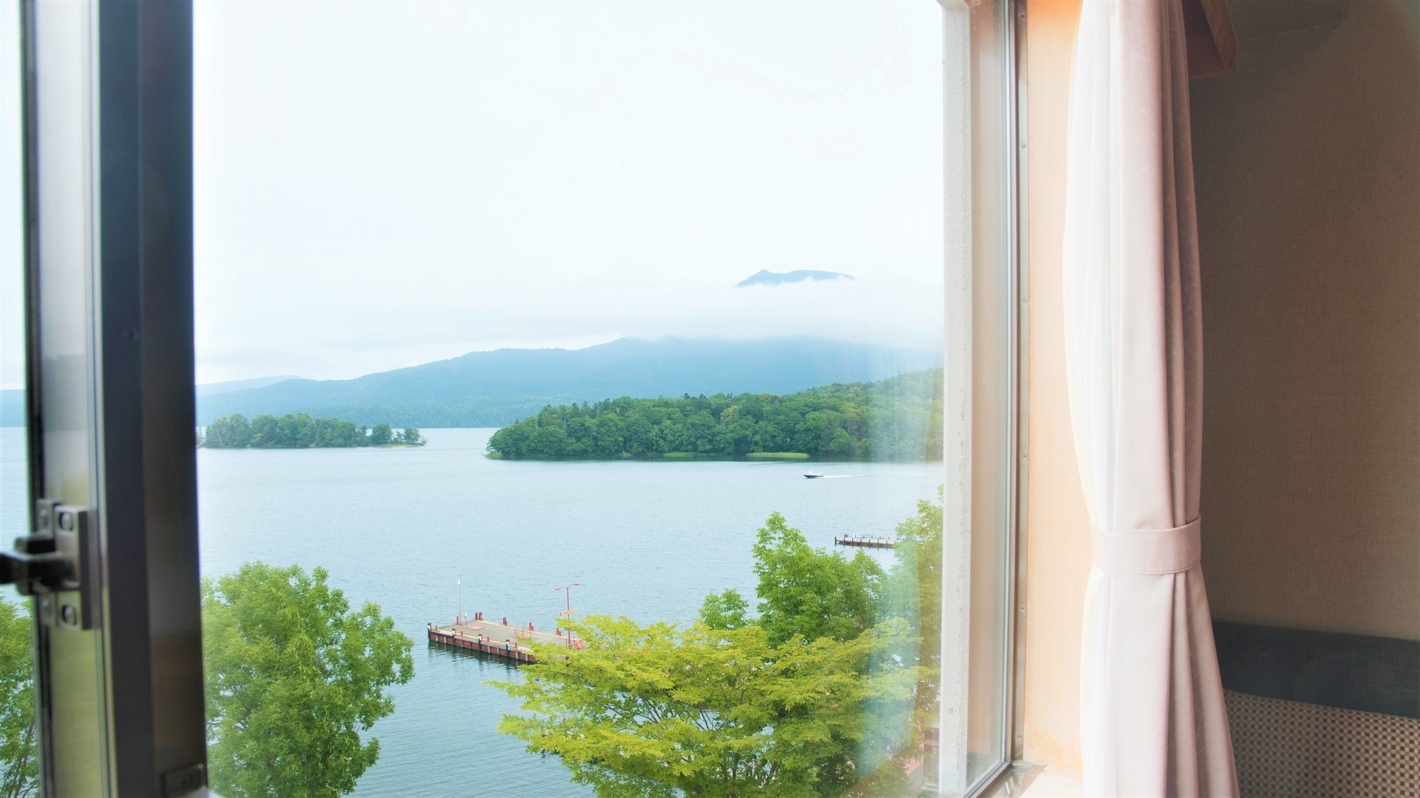 【湖側】和室（客室一例）／湖側客室からの眺望一例