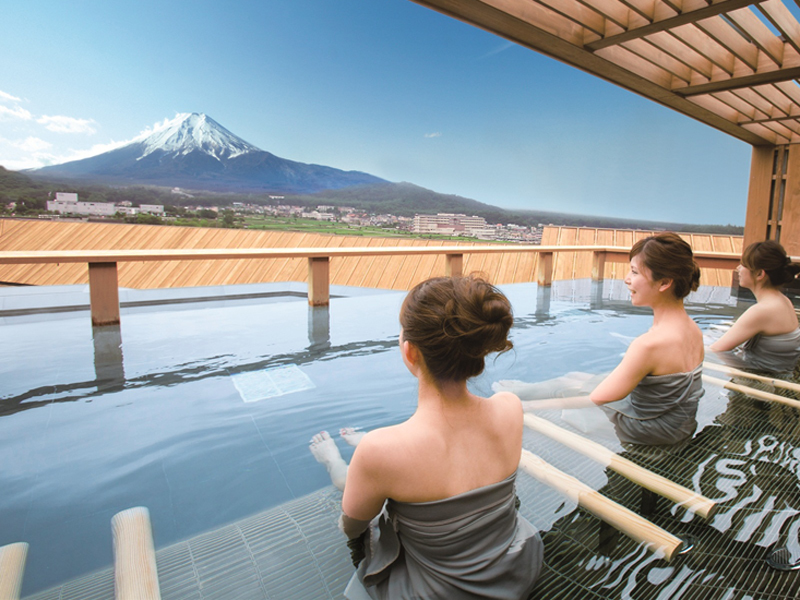 露天風呂富士山（男女入れ替え）／鐘山苑の大浴場もお愉しみ下さい