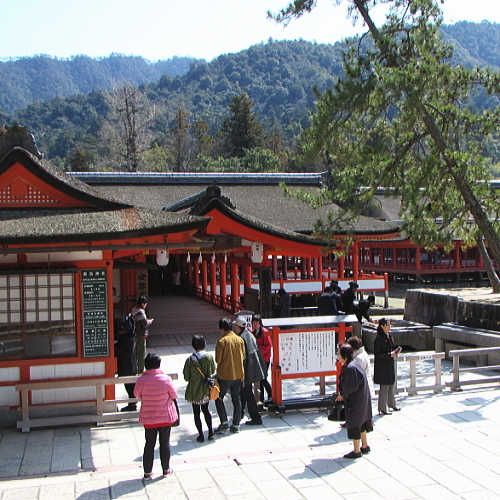 厳島神社 拝殿入口