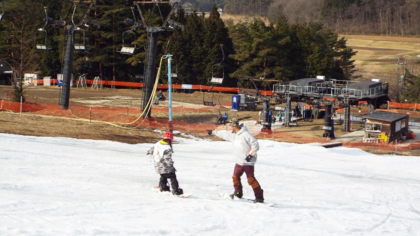 *ゲレンデの風景／スキーもスノーボードも思いっきり楽しもう！c