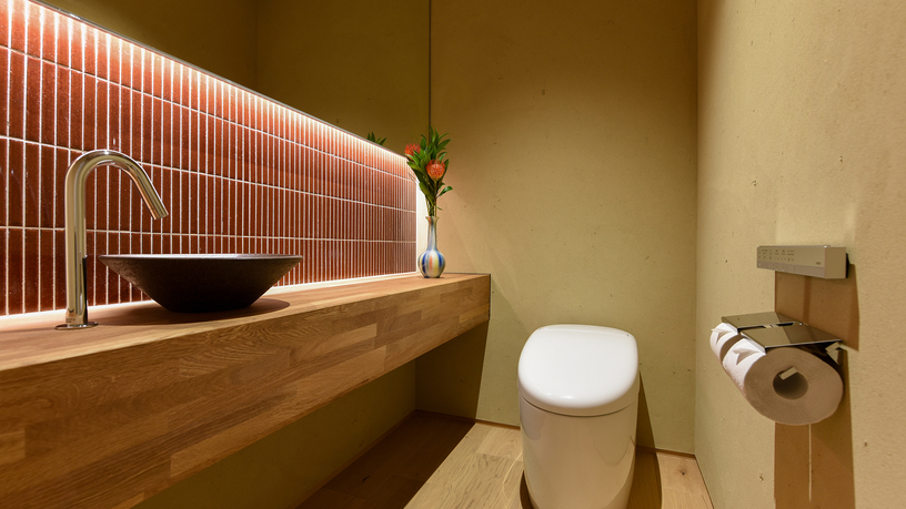 *スーペリア和洋室／トイレ客室内にトイレは2か所ございます