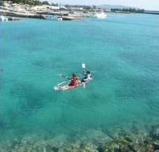 古宇利島でクリアーカヤック