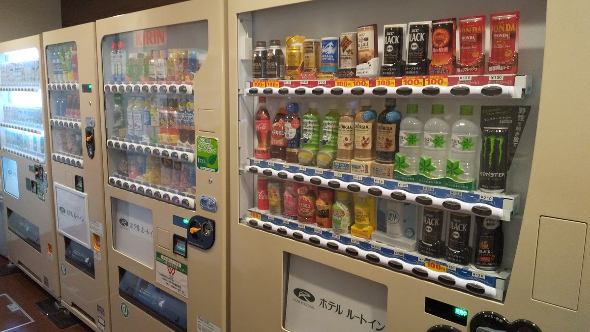 ソフトドリンク自動販売機