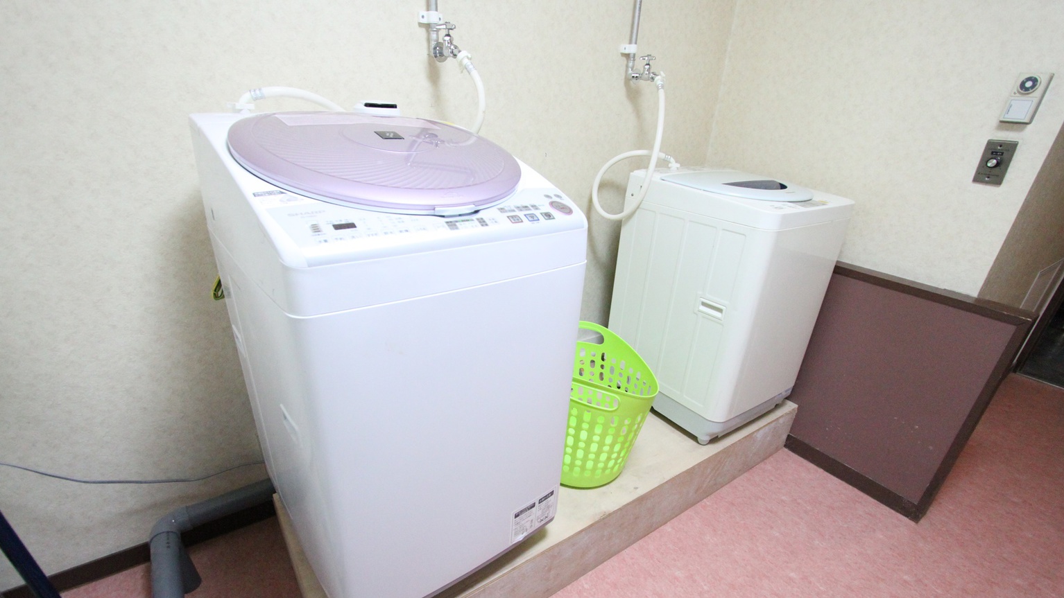 *洗濯ルーム/洗濯機と衣類を乾かすスペースも！