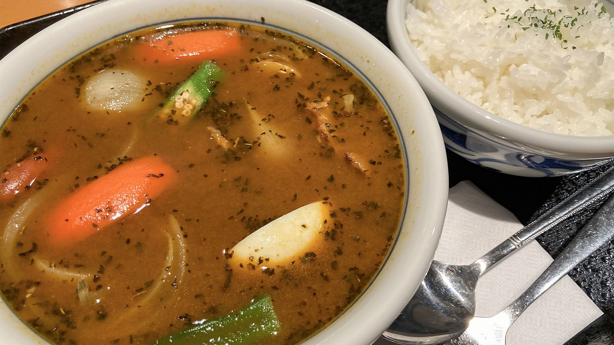 ・【お食事一例】やさいがごろごろ入ったスープカレー