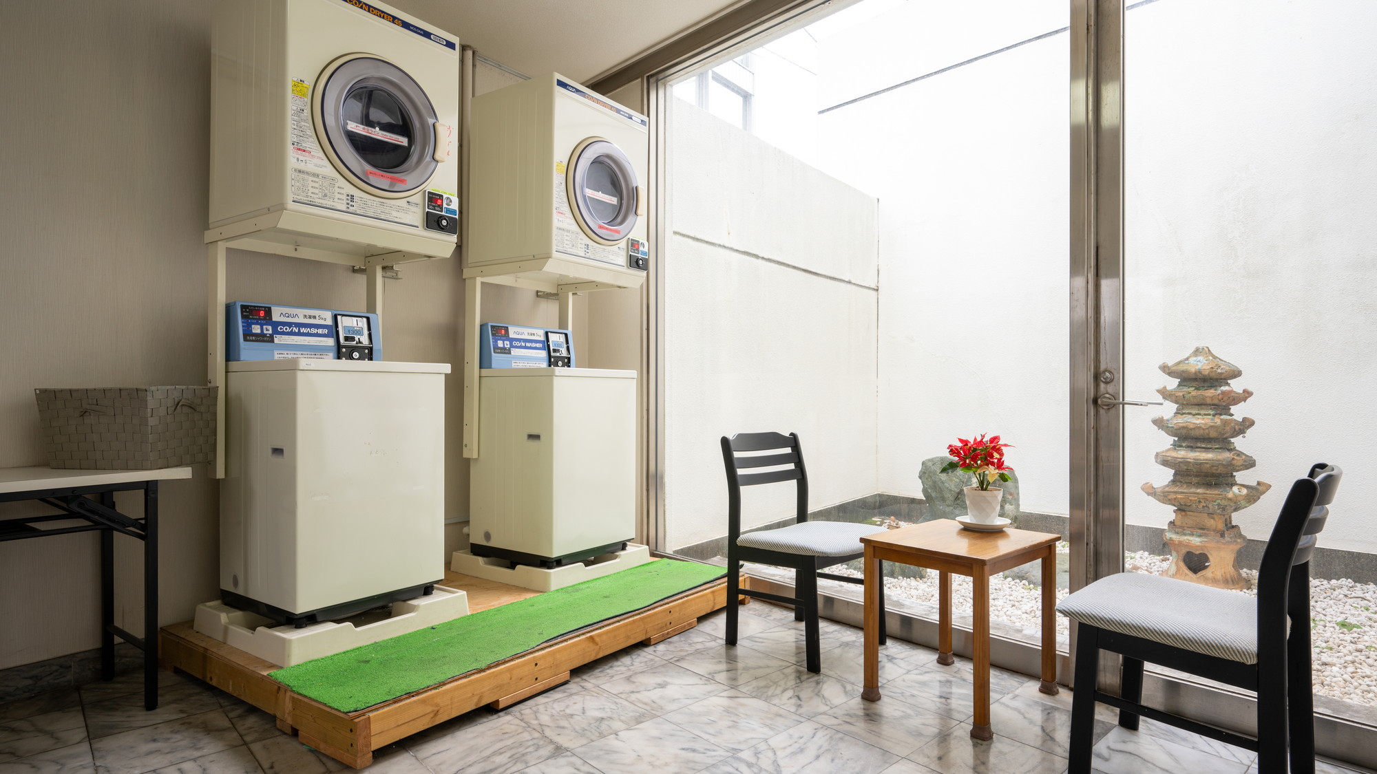 コインランドリー  24時間営業長期ご滞在のお客様にも、館外に行かずにお洗濯いただけます。