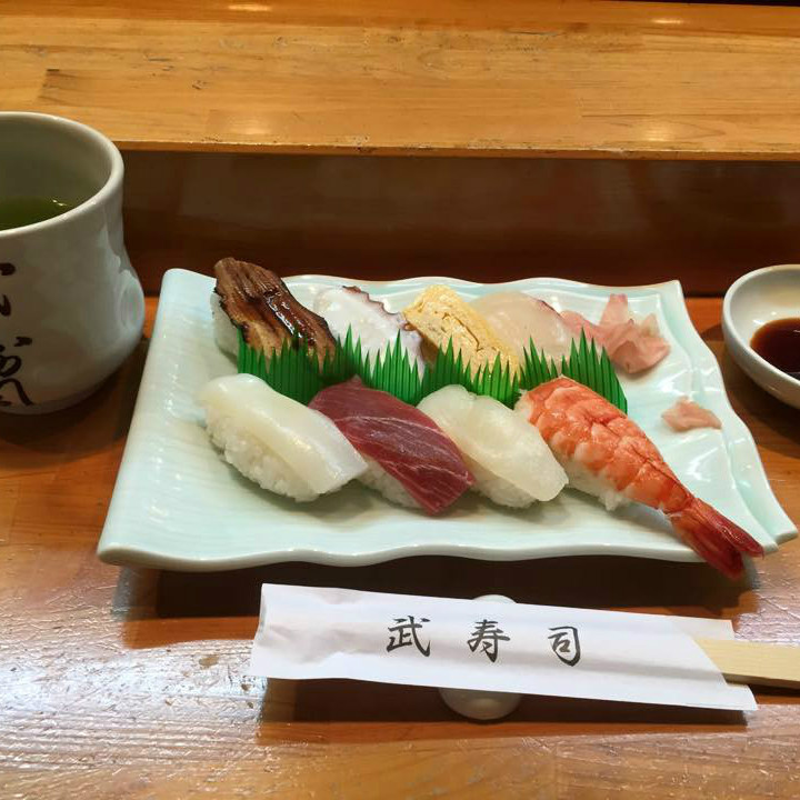 徒歩５分【武寿司】美味しいお寿司屋さんがあります！水曜定休