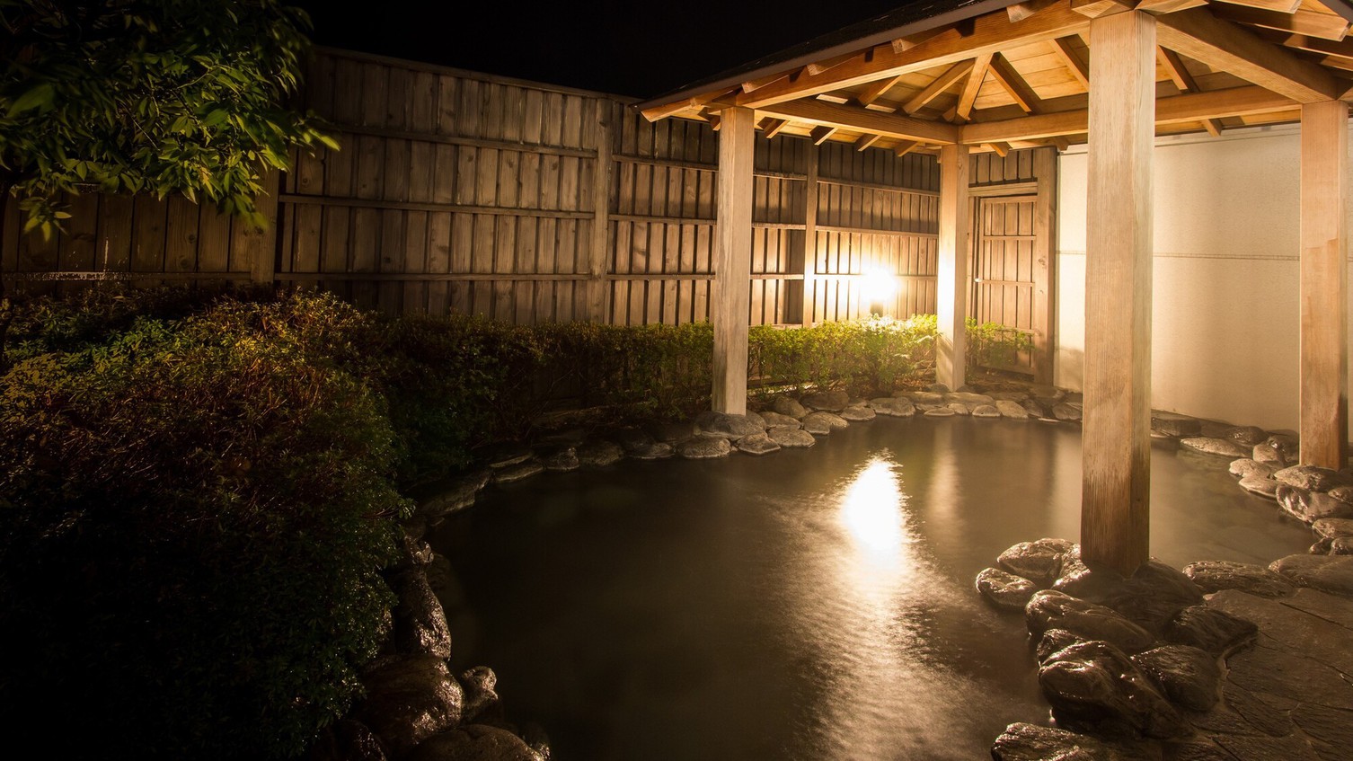 温泉大浴場「森の湯」（露天）