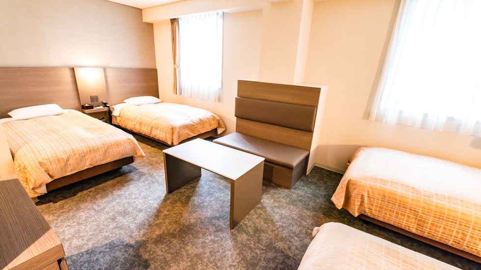 【フォースルーム】バスルームも2つ完備で快適にお寛ぎいただけます。