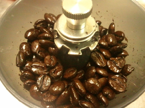 コーヒー豆〜深煎りを使ってます