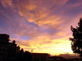 夕陽〜玄関前から撮影