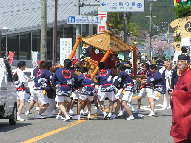 熊野本宮大社例大祭神輿