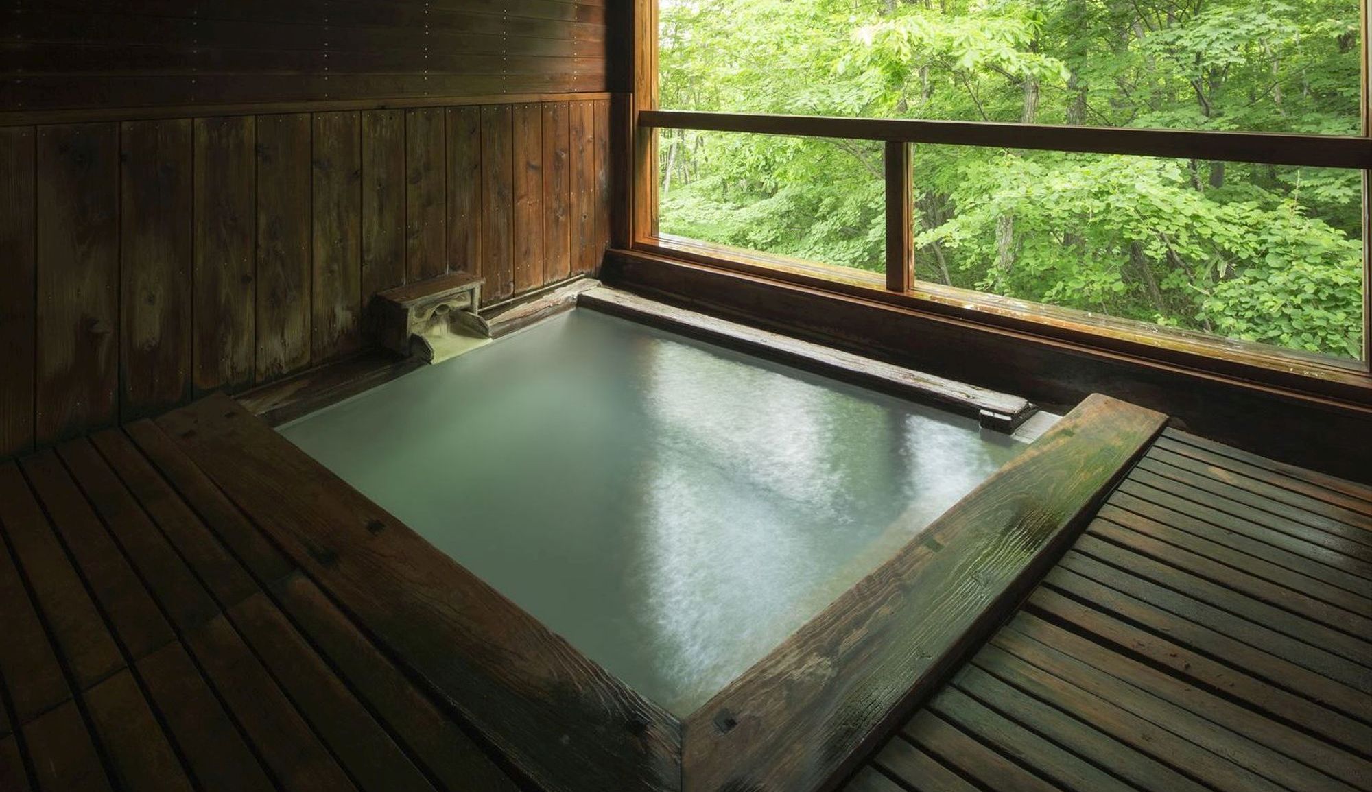 【温泉浴場やすらぎの湯】〜名湯「蔵王温泉」を贅沢な源泉掛け流しでご堪能下さい