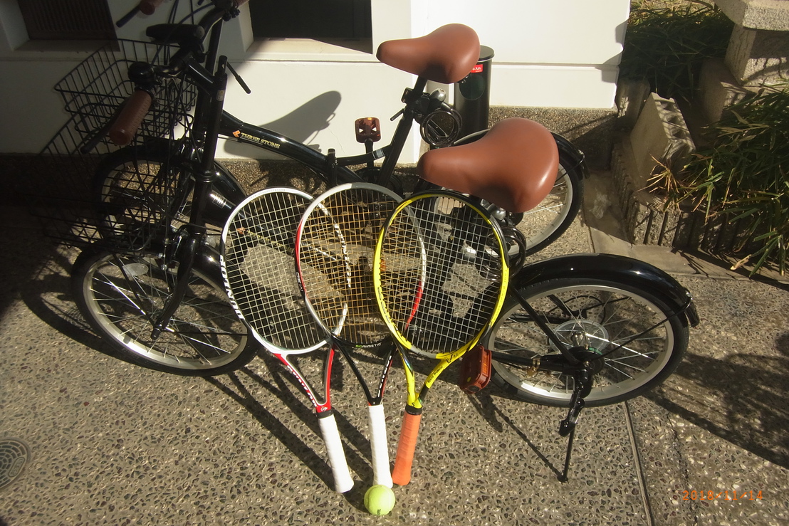無料貸し自転車、テニスラケット