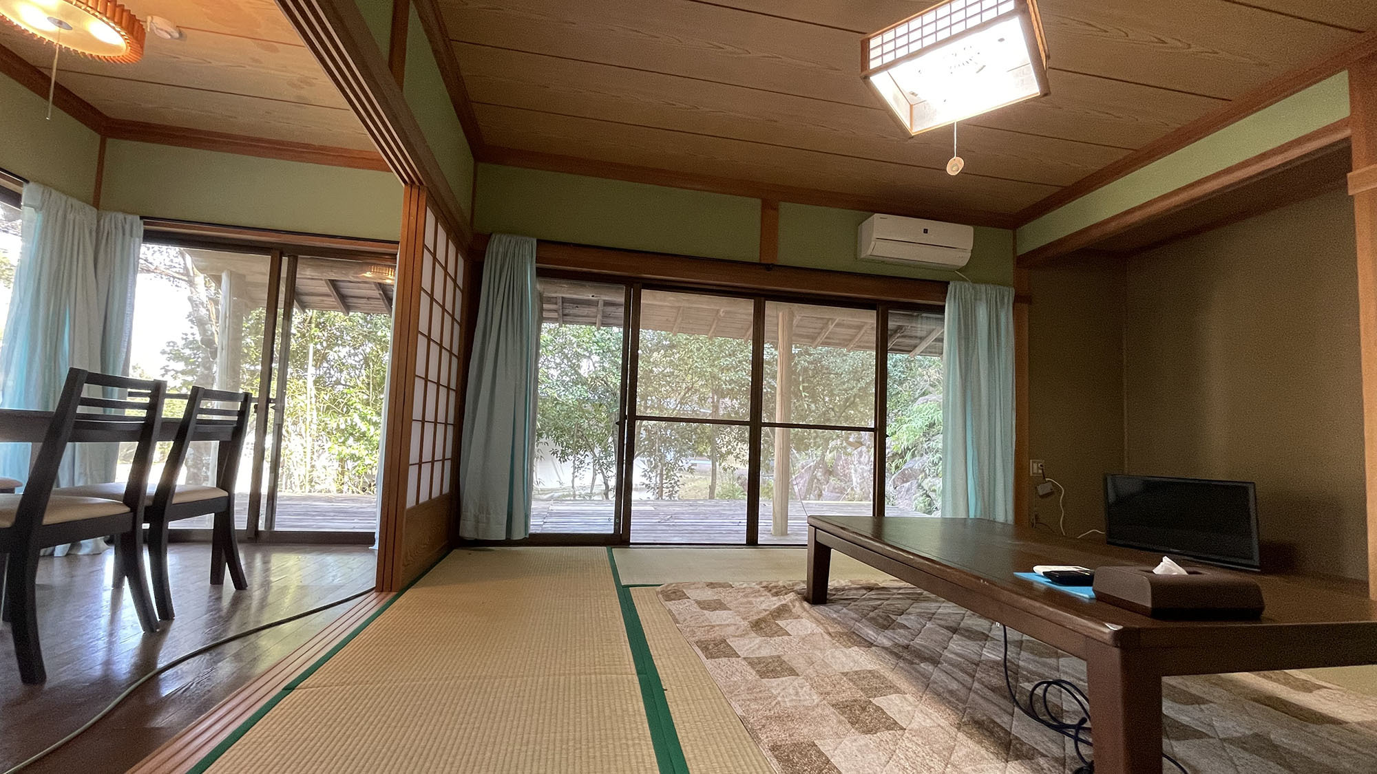 ・【2号棟】足を伸ばしてくつろげる和室とダイニングがあるお部屋です