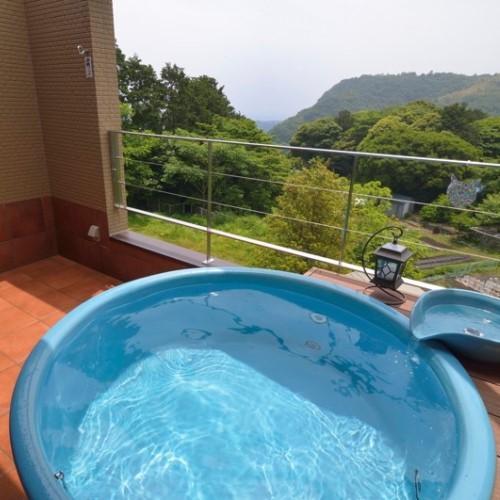 客室専用露天風呂「カボチャ」（昼，風景）