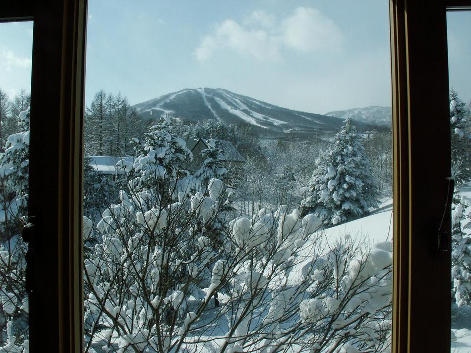 窓から安比高原雪景色