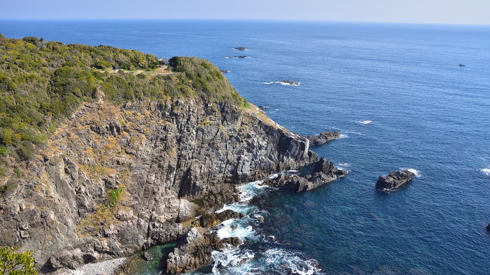 【天狗鼻】展望台より左手側に突き出た岬。太平洋に突き出した眺望の良い場所です。