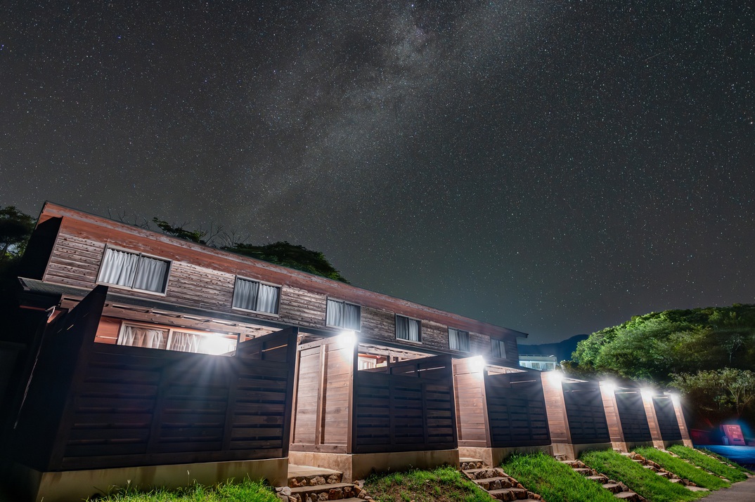 サニーサイドホテル別館と星空夜景
